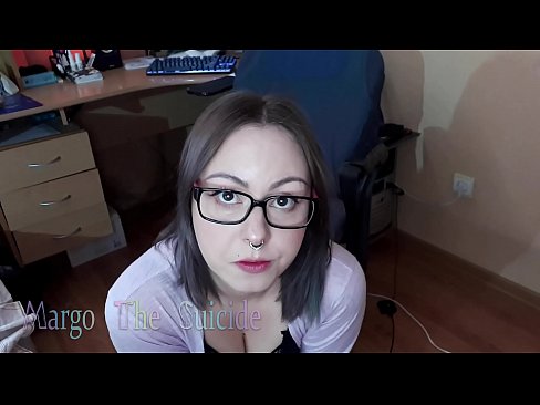 ❤️ Une fille sexy avec des lunettes suce profondément un gode devant la caméra ️❌ Porno russe at porn fr.courseclass.ru ❤