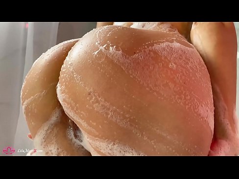 ❤️ Une brune masturbe sa chatte avec un vibrateur jusqu'à un orgasme intense sous la douche. ️❌ Porno russe at porn fr.courseclass.ru ❤